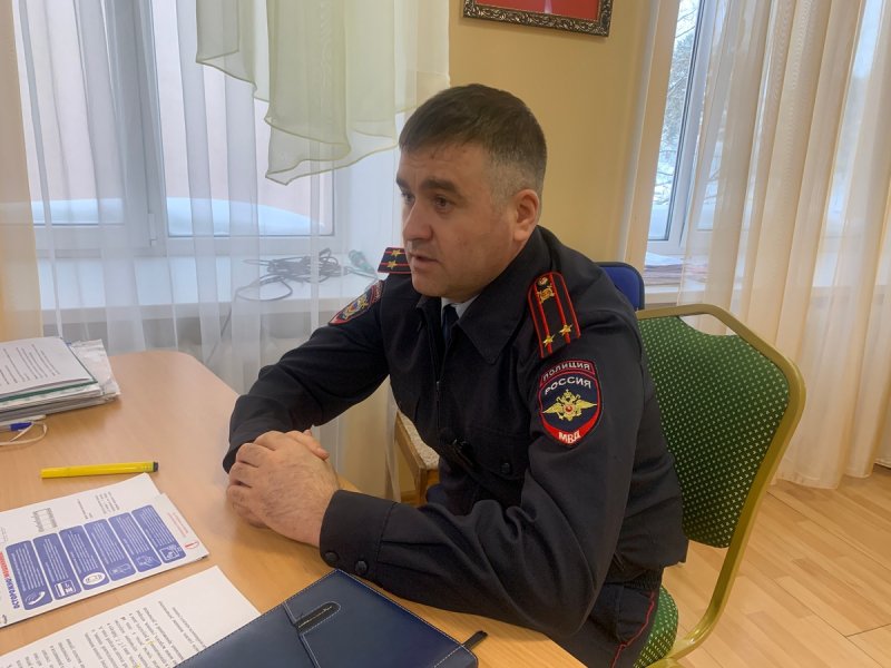 Полицейские Белоярского провели встречи с педагогами города